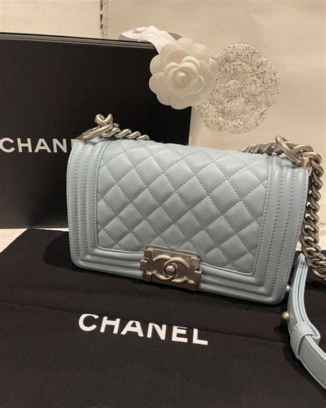 chanel boy 尺寸|Boy Chanel經典款原來最值得入手！｜附最新價錢/尺寸/受歡迎顏 .